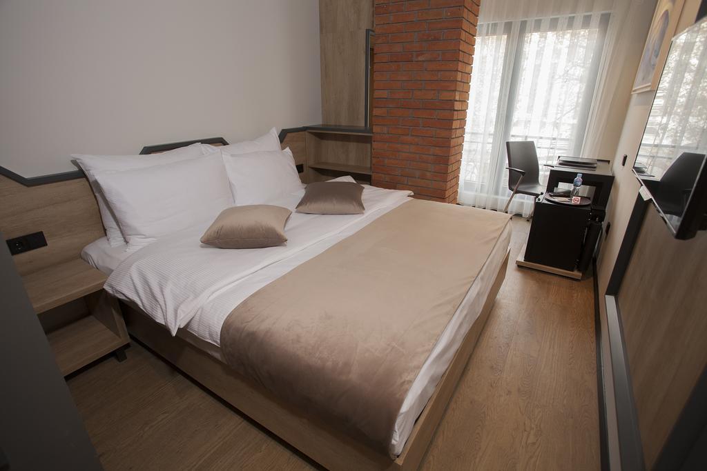 Solun'S Riverside Rooms Skopie Exterior foto